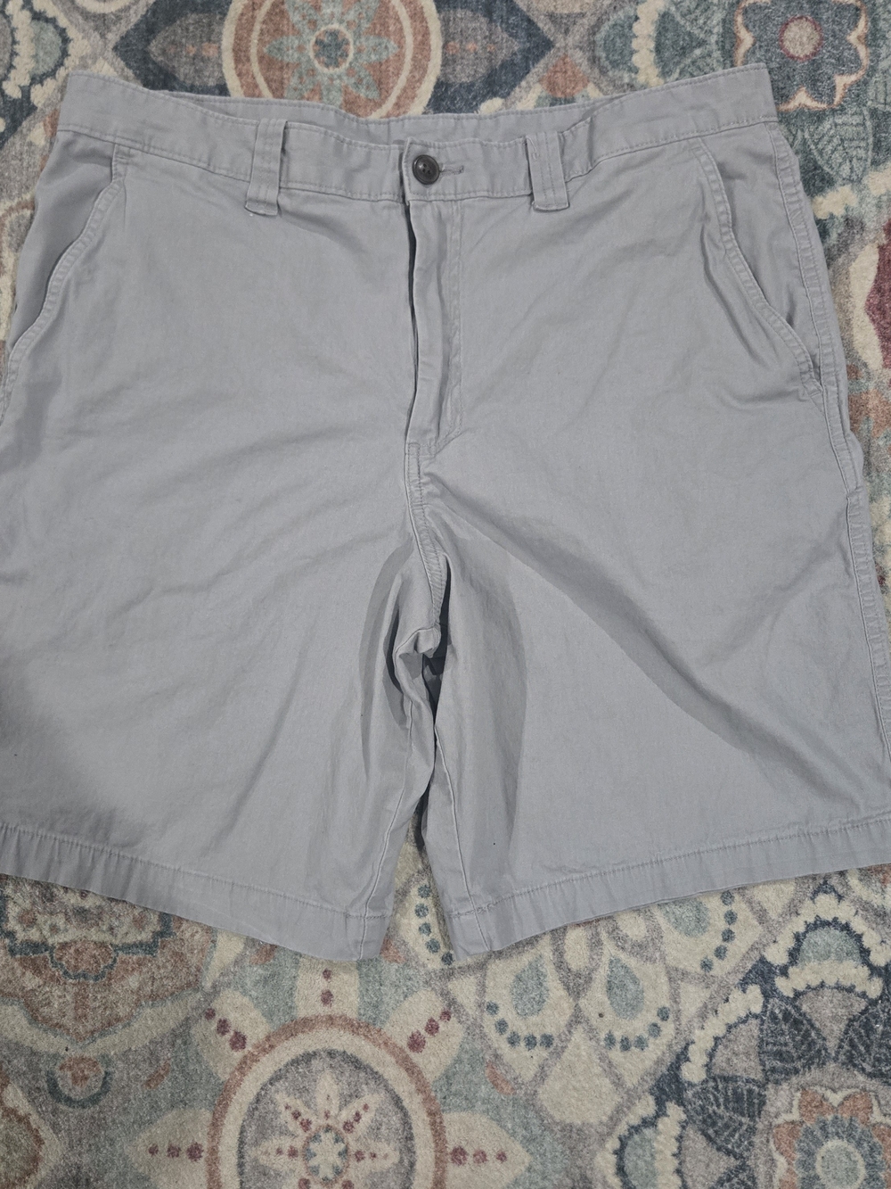 Magellan Outdoors Light Gray Men’s Flat Front Chino Minimalist Casual Shorts 34W